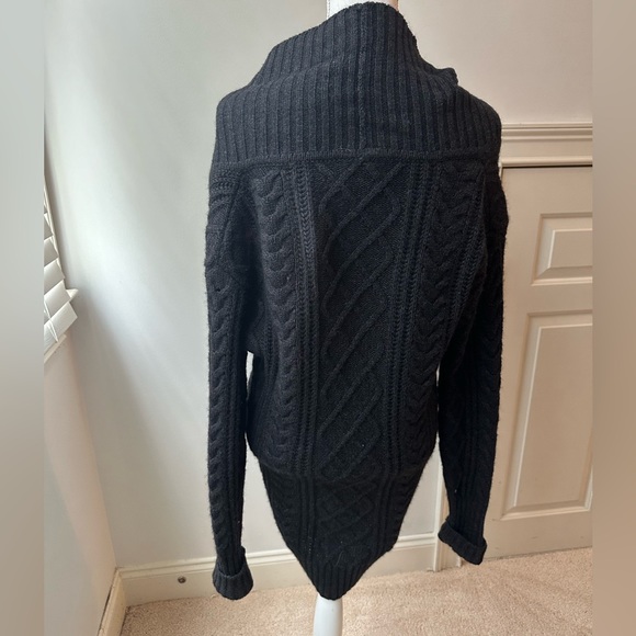 Vince Gray Button Sweater size M - Picture 3 of 5